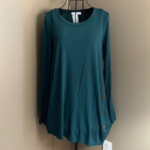 NWT- Reb&J Tunic Top Size M